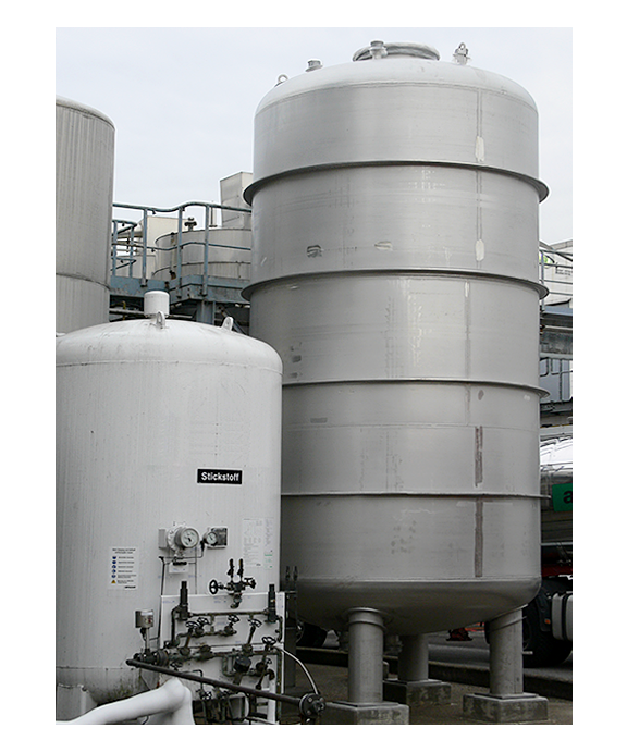 WHG (Wasserhaushaltsgesetz) Behälter, draußen im Freien stehend